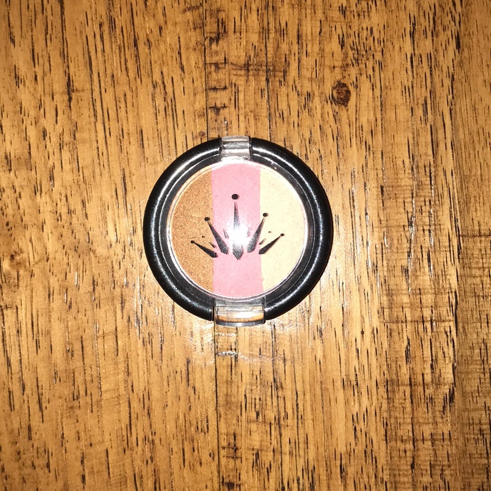 Crown Brush Three Tone Bronzer